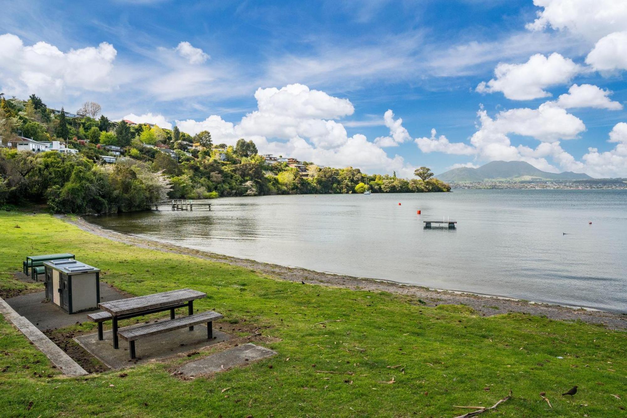 Ridgeview Retreat - Taupo Holiday Home Exterior foto